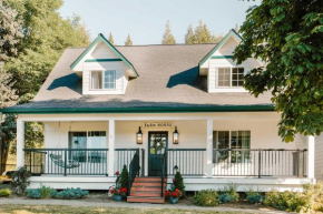 Charming Harrison Home with Deck and Fire Pit!